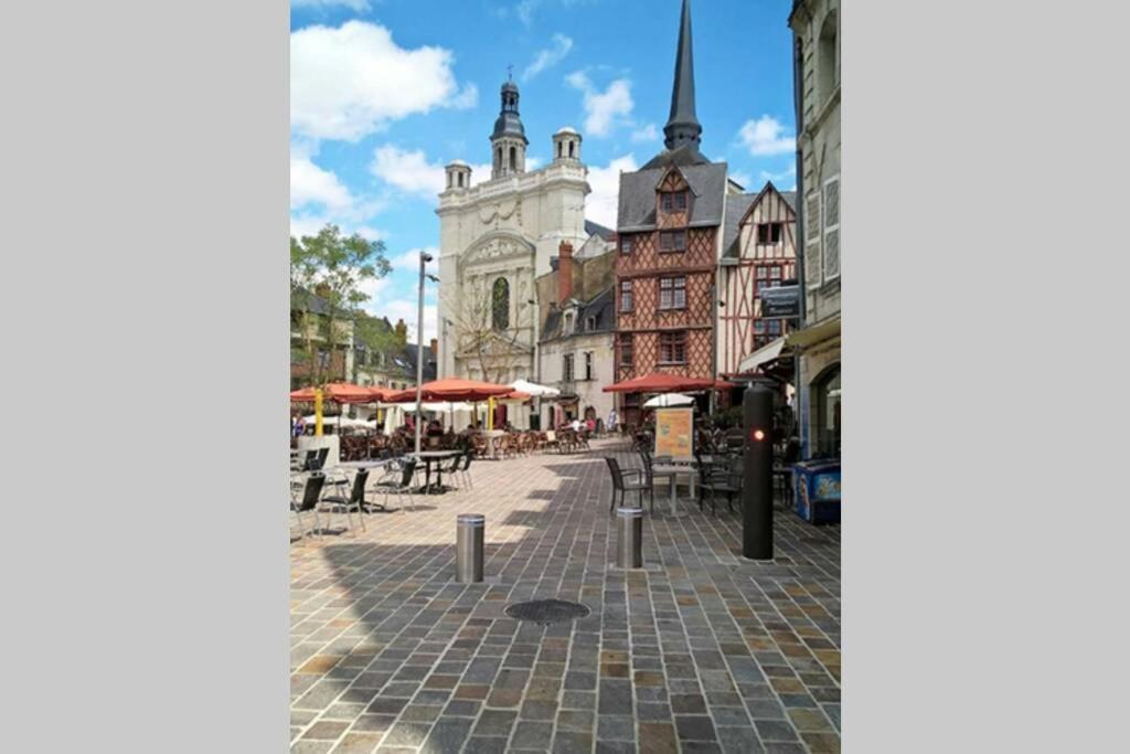 Appart Centre Ville Bords De Loire Saumur Exterior photo